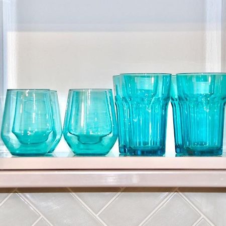 Fidelity Stays Beach Themed Apartment Brighton Bagian luar foto