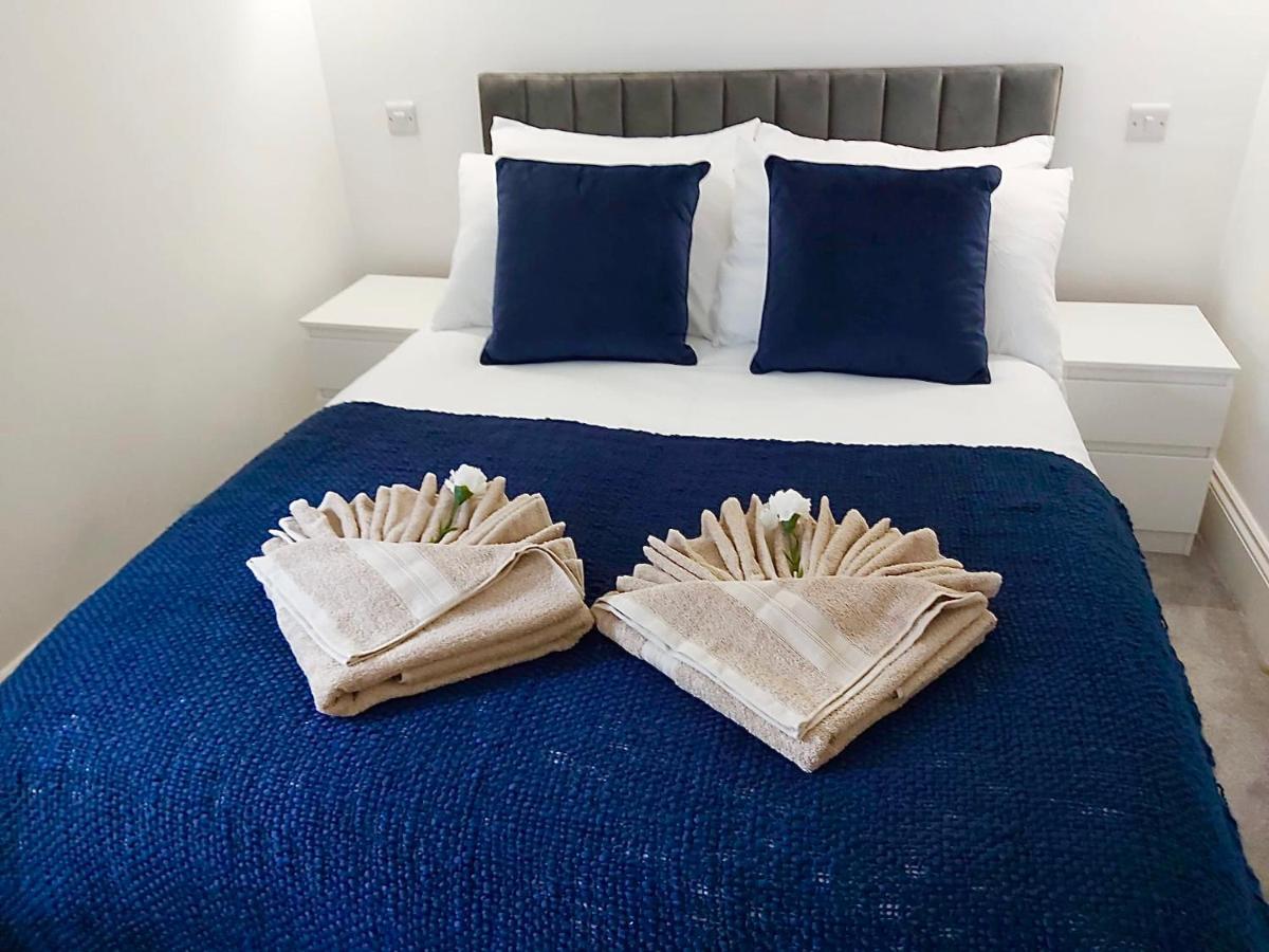 Fidelity Stays Beach Themed Apartment Brighton Bagian luar foto
